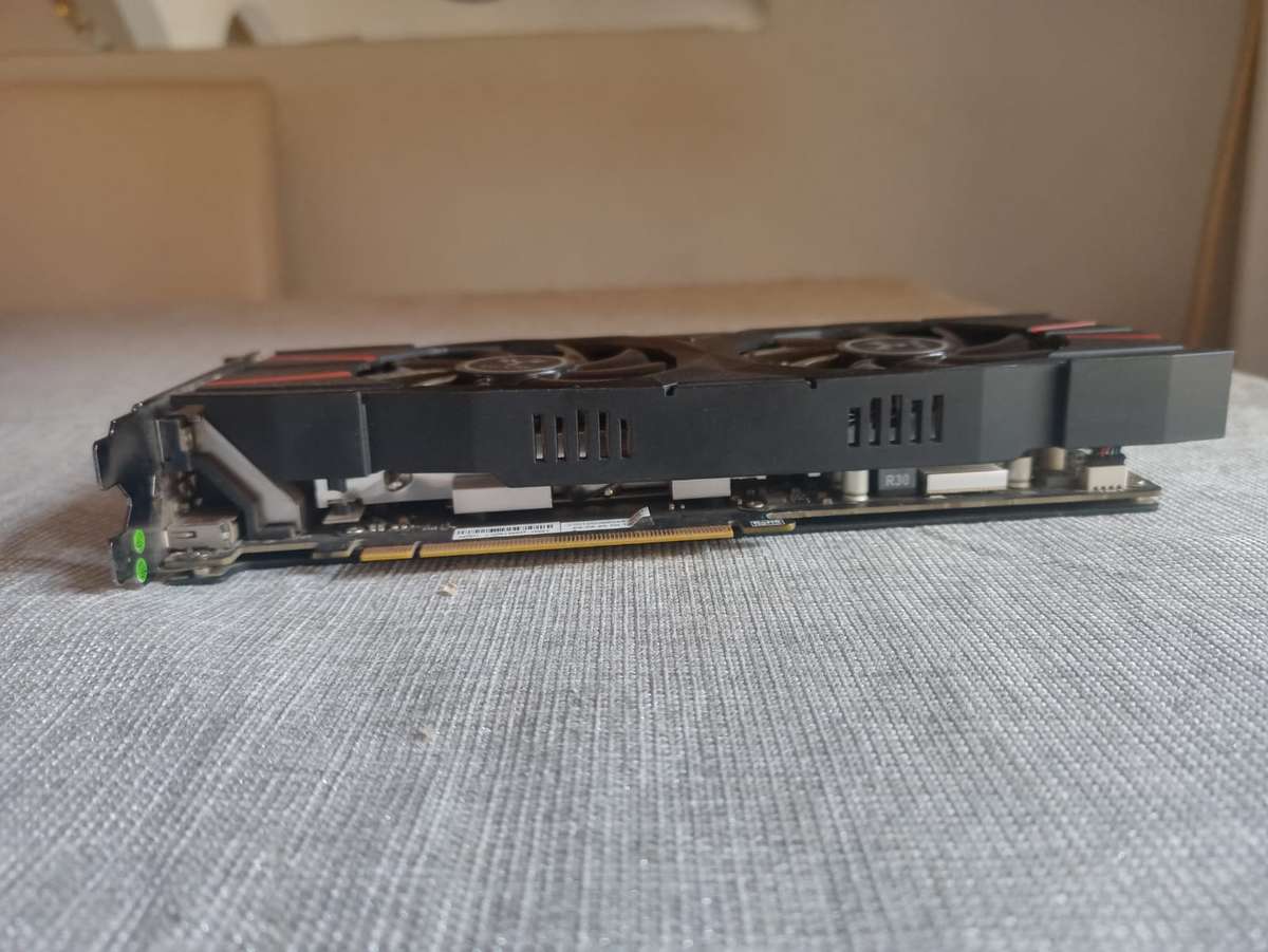 Colorful iGame Nvidia Geforce GTX 1060 Vulcan U 6GB GDDR5 Pcie 3.0 x 16