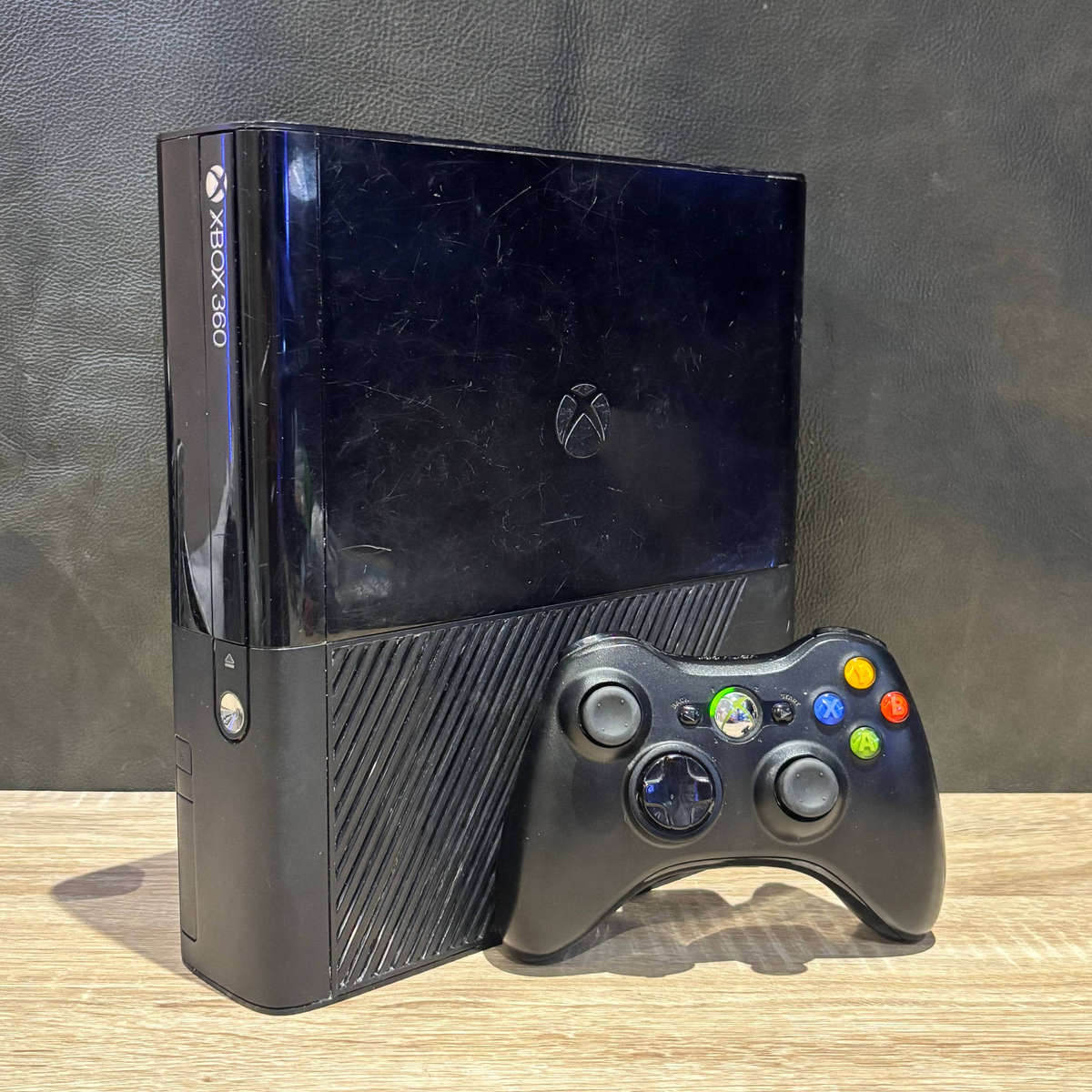 Xbox 360E Console Bundle  Xbox 360 (X360)
