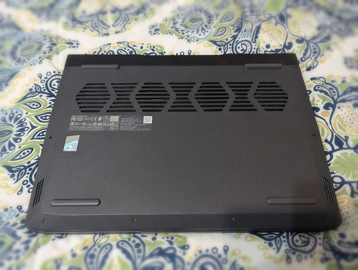 Gaming Laptop 15.6" RTX 4050 (15ARH7)