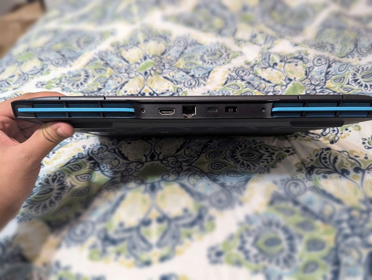 Gaming Laptop 15.6" RTX 4050 (15ARH7)