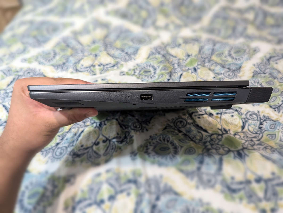 Gaming Laptop 15.6" RTX 4050 (15ARH7)