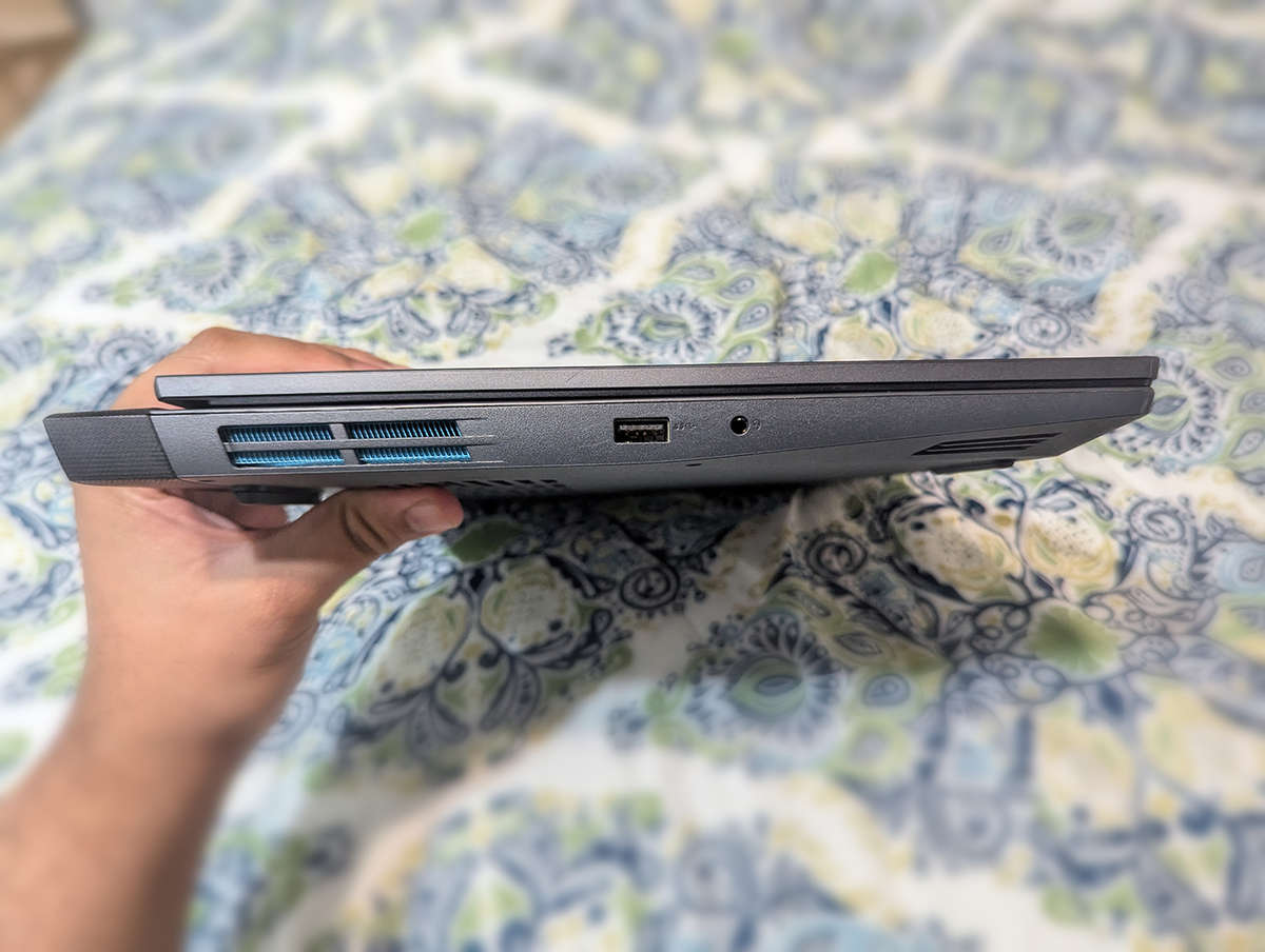 Gaming Laptop 15.6" RTX 4050 (15ARH7)