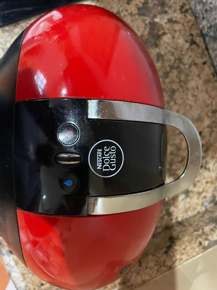 Delonghi Nescafe Dolce Gusto Circolo Capsule Coffee Machine