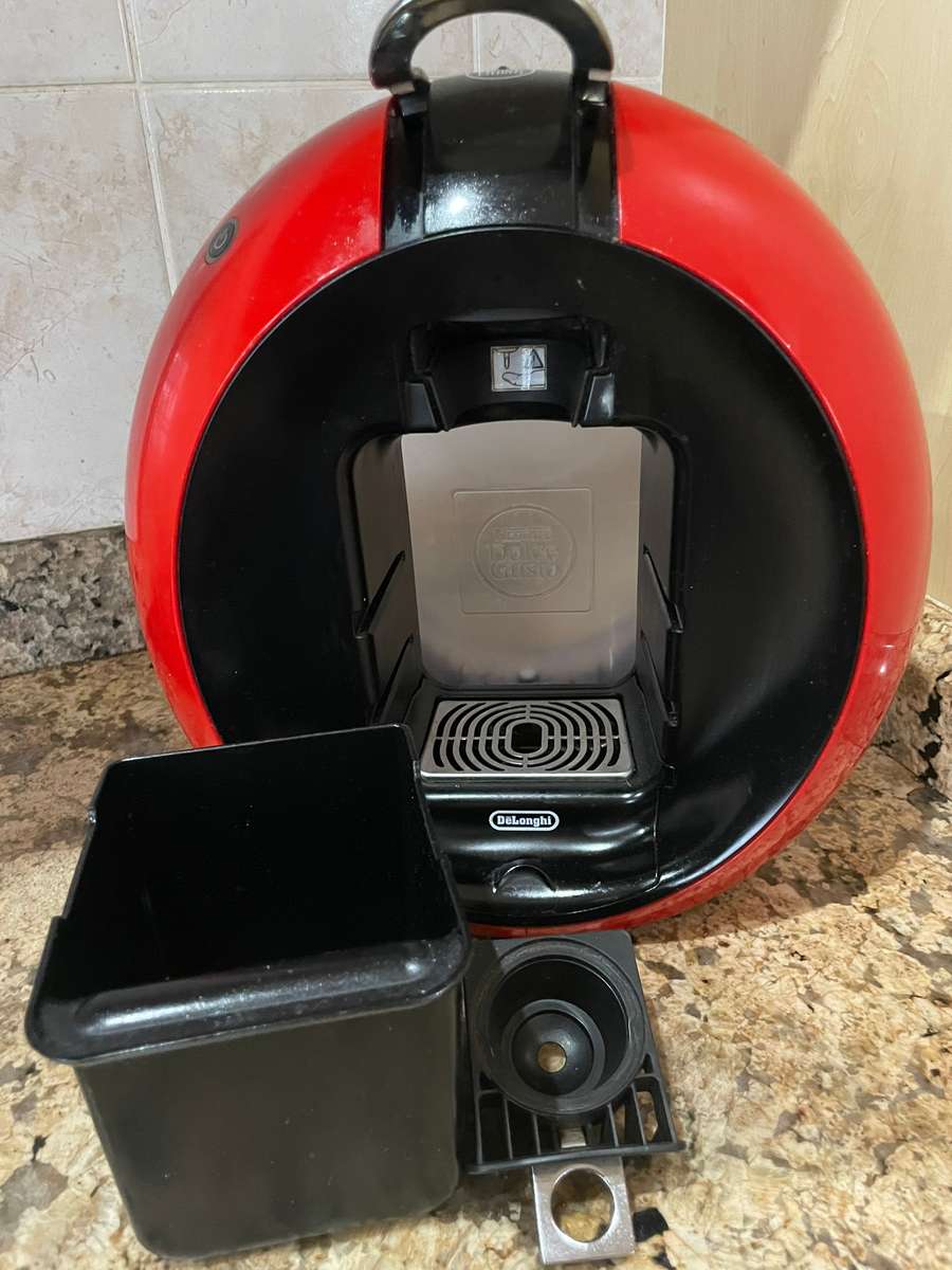 Delonghi Nescafe Dolce Gusto Circolo Capsule Coffee Machine