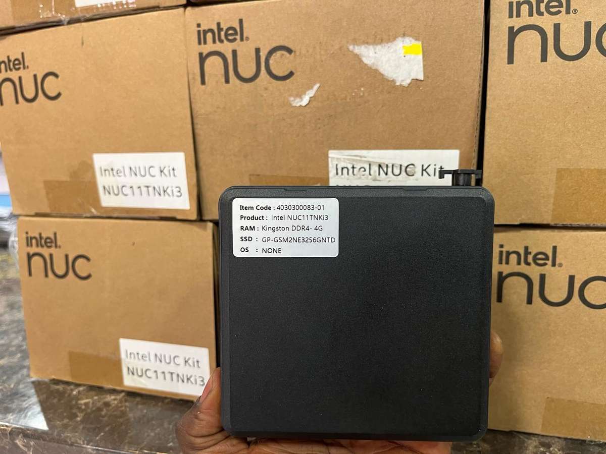 Intel NUC 11 Pro Kit NUC11TNKi3-11th gen 4gb /256ssd