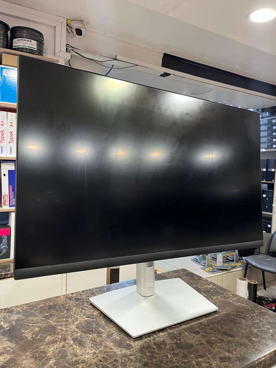 Dell 27 P2723QE 4K UHD USB-C Hub Monitor