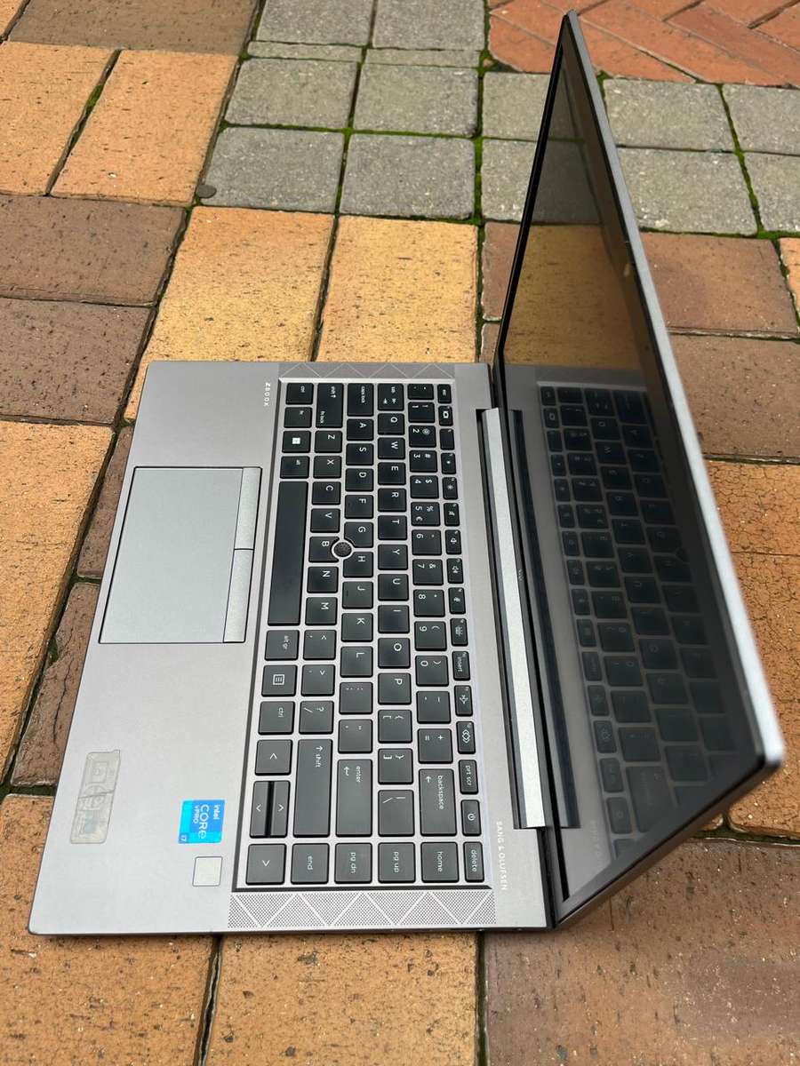 HP ZBook Firefly 14 G8 14" Mobile Workstation - Full HD - 1920 x 1080 - Intel Core i7 1185G7