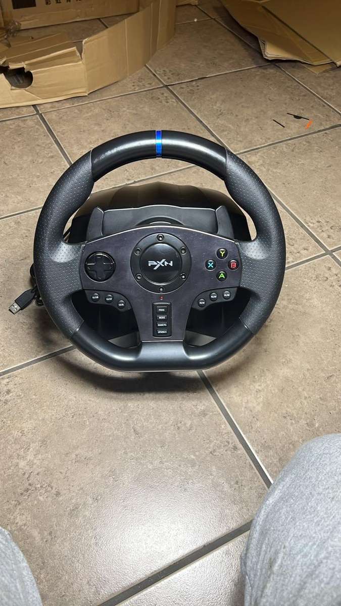 SECOND HAND PXN V9 Gaming Steering Wheel 270-900 degree with 3 Pedals and Gear Shifter