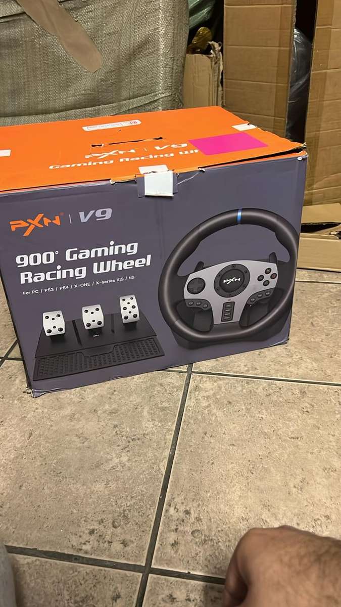 SECOND HAND PXN V9 Gaming Steering Wheel 270-900 degree with 3 Pedals and Gear Shifter