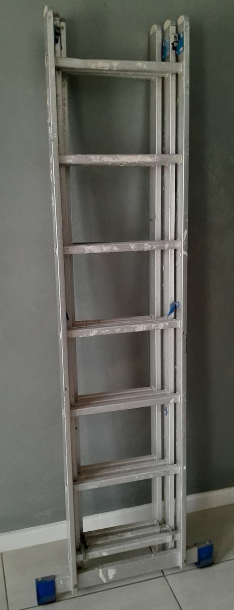 SA Ladder GRAVITY Triple - Ideal for contractors, painters, roofers and general maintenance