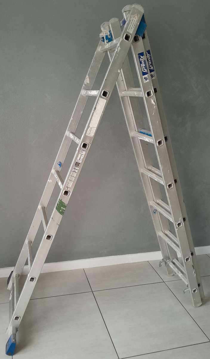 SA Ladder GRAVITY Triple - Ideal for contractors, painters, roofers and general maintenance