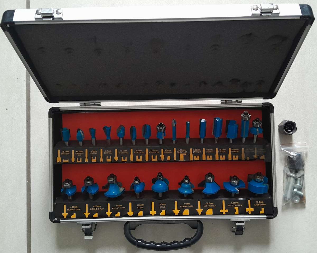 ROUTER BIT SET 24PC 1/4 AL/CASE
