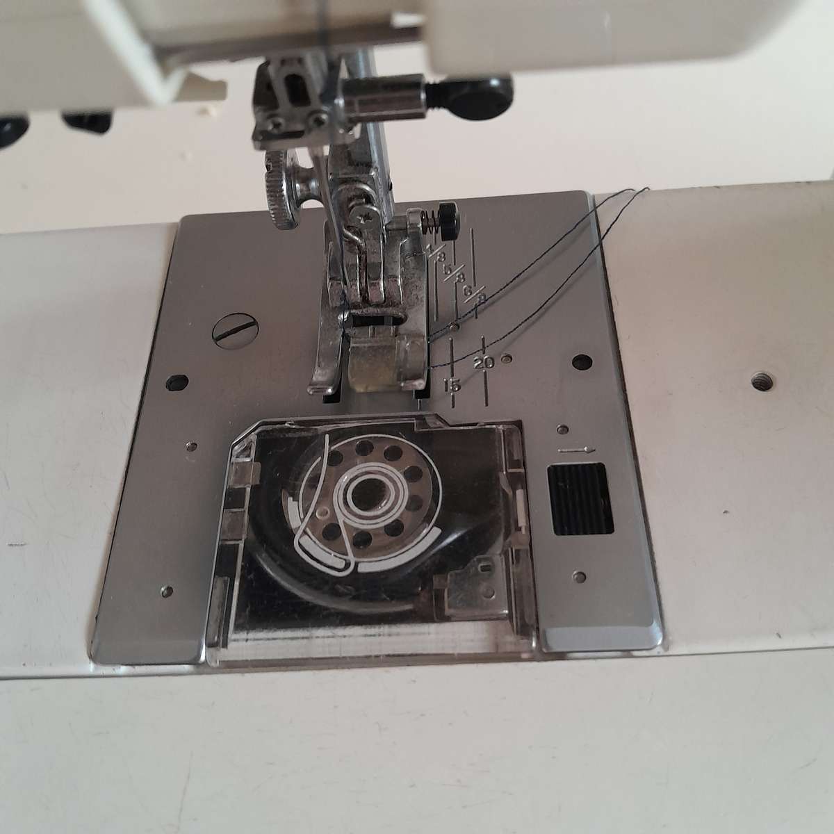 Elna Junior Club Sewing Machine - Ideal for beginner or basic sewing or tailoring.