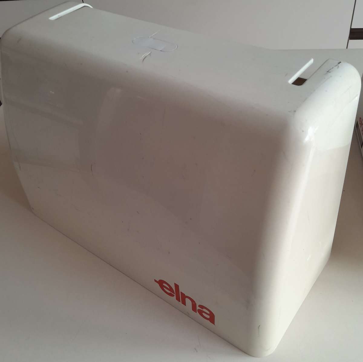 Elna Junior Club Sewing Machine - Ideal for beginner or basic sewing or tailoring.