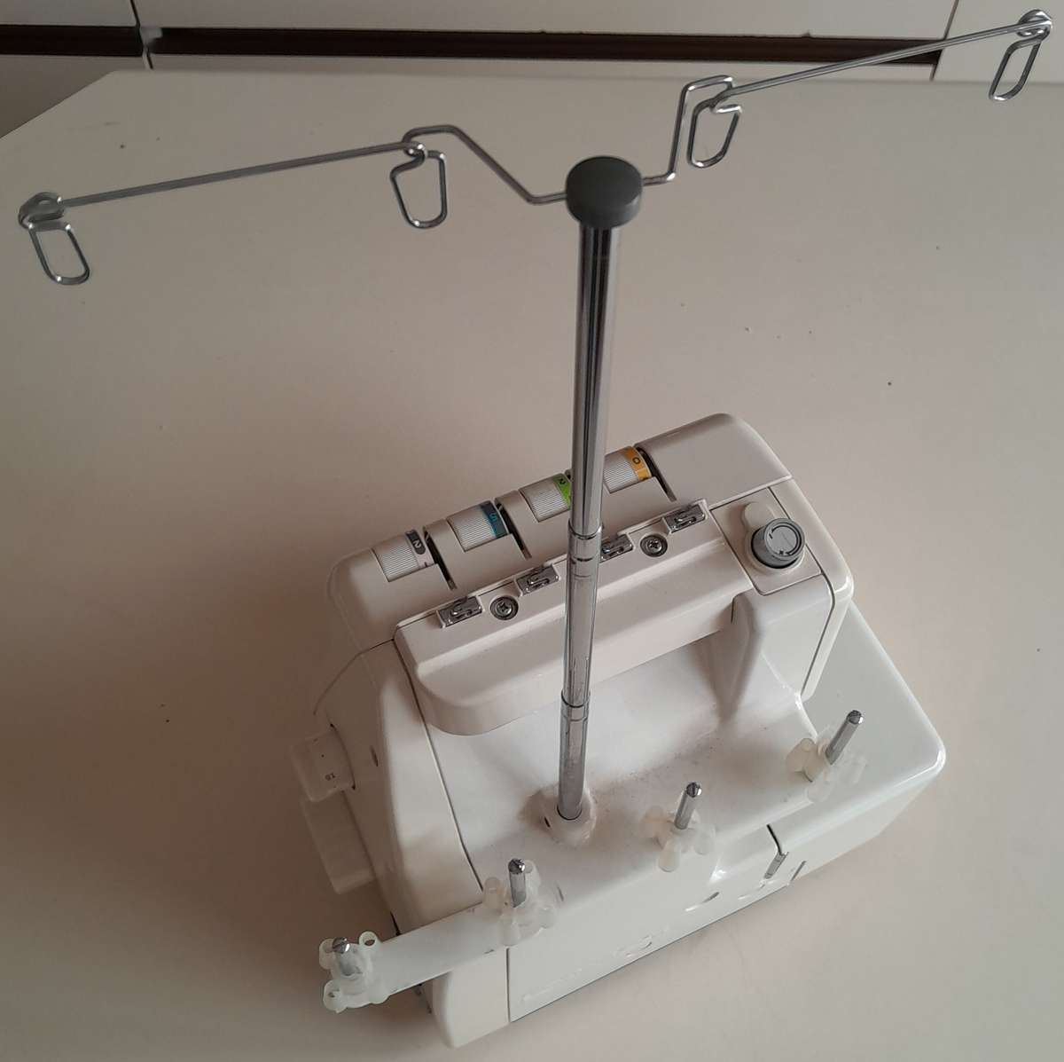 Toyota Differential Overlocker 3404D - Ideal for sewing enthusiasts and professionals