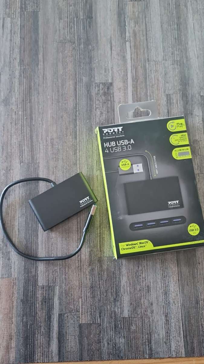 PORT - 4 PORT HUB - USB3.0 - PLUG AND PLAY - BLACK
