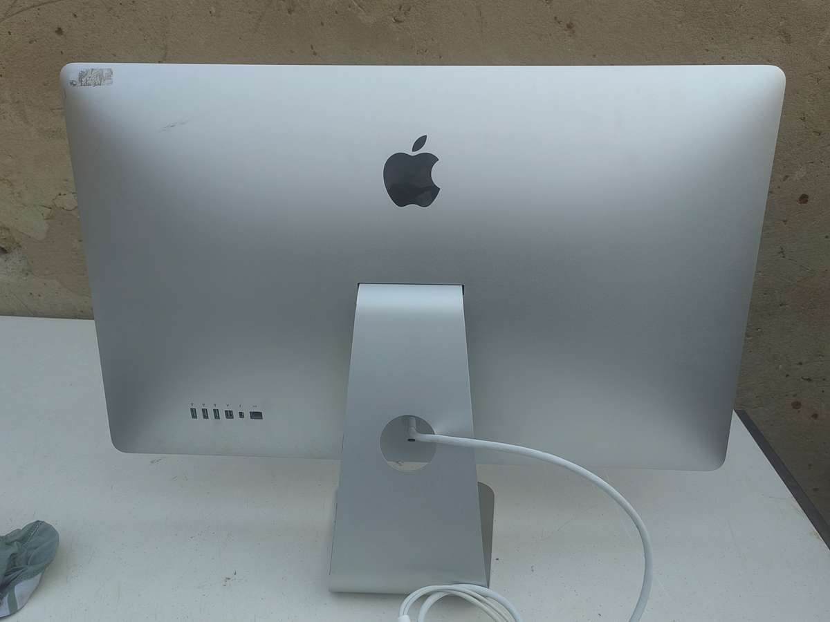 Apple Thunderbolt Display 27-Inch