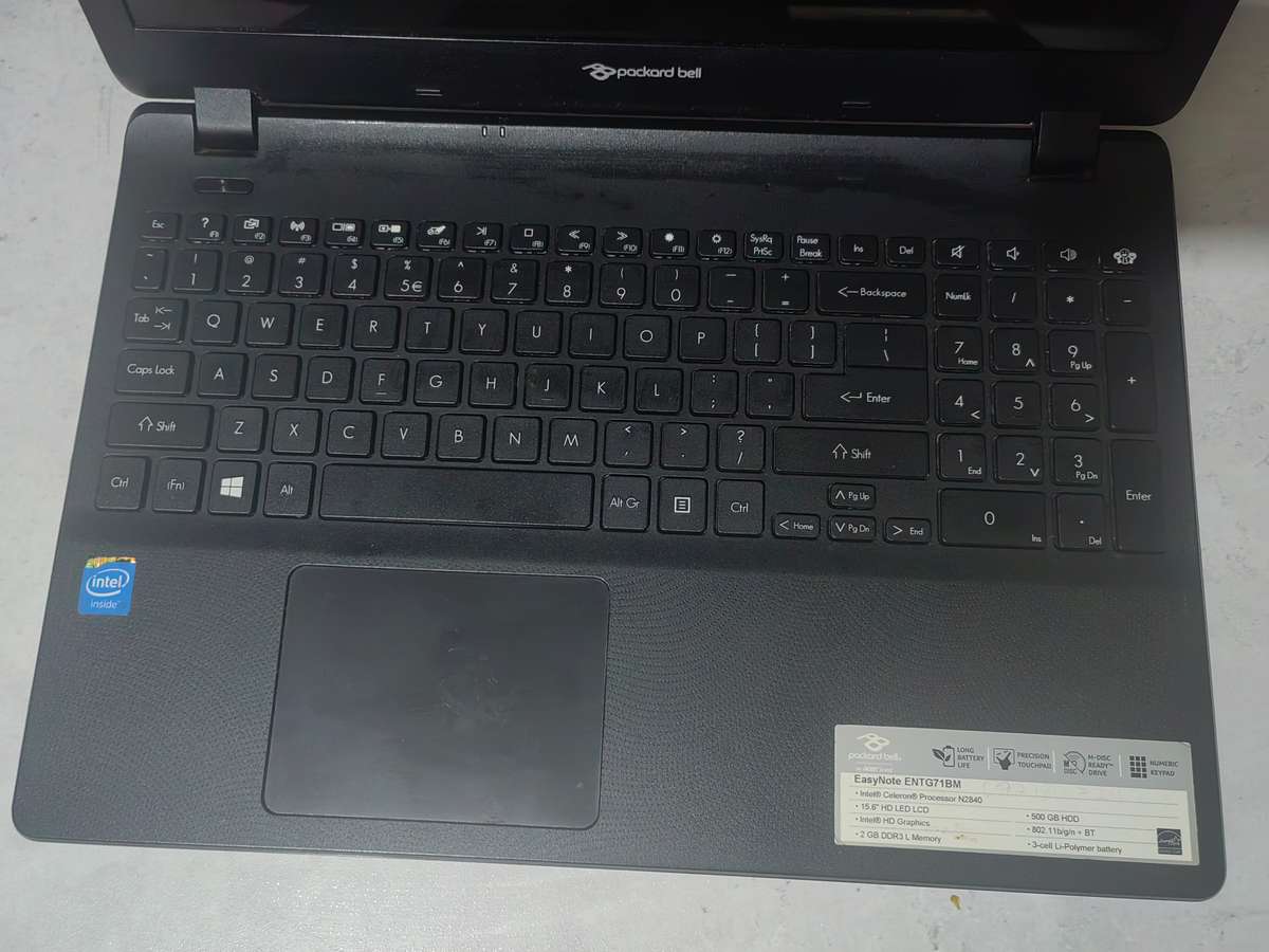 Packard bell Eazynote ENTG71BM