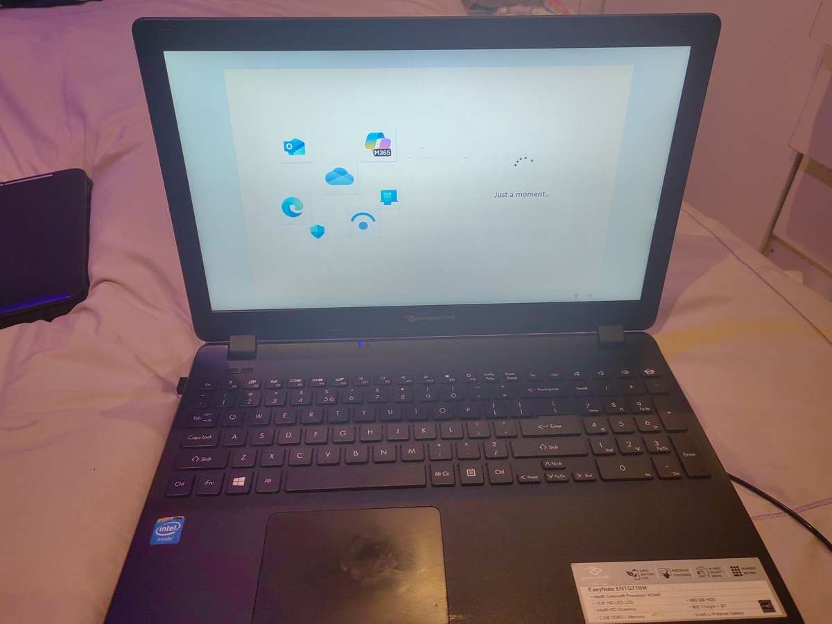 Packard bell Eazynote ENTG71BM