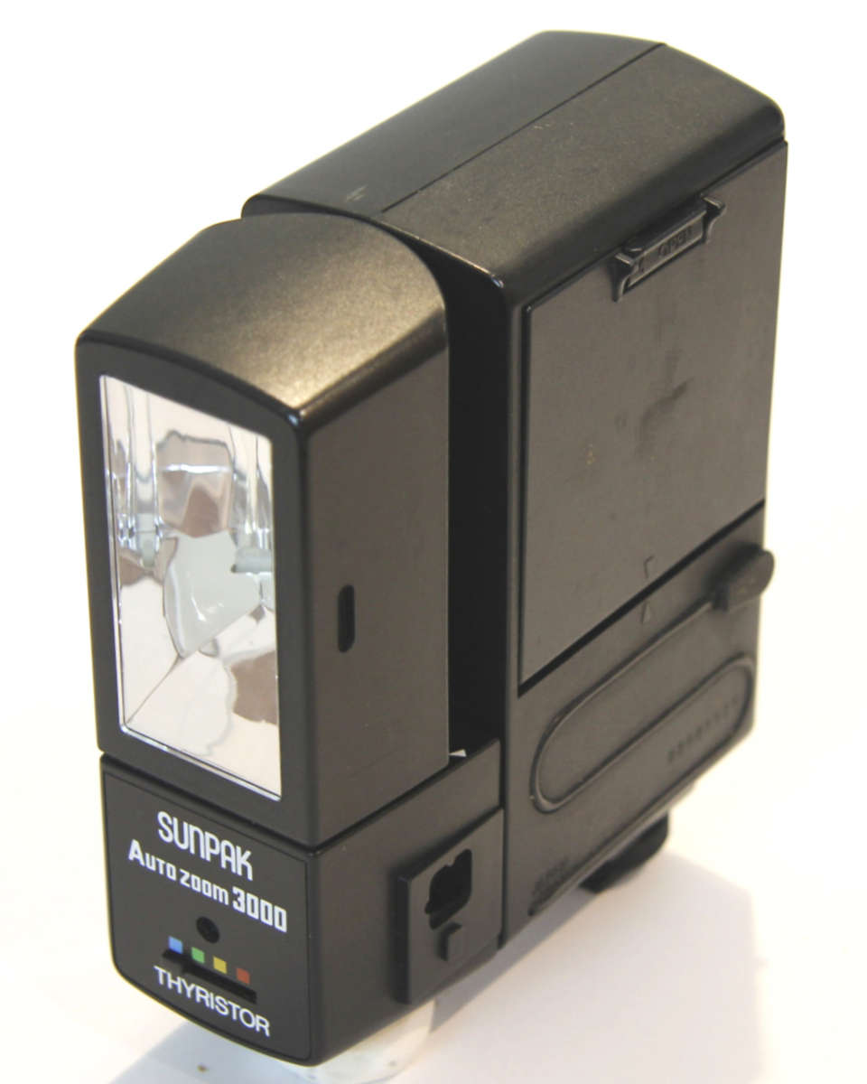 SUNPAK Auto Zoom 3000 Flash