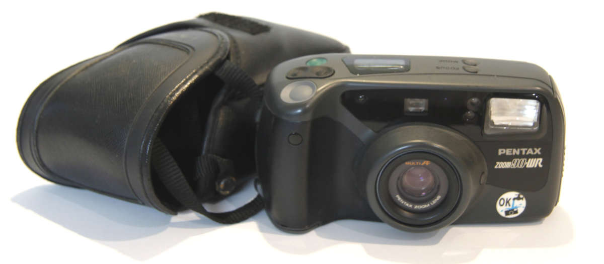 Pentax Zoom 90-WR compact 35mm film camera