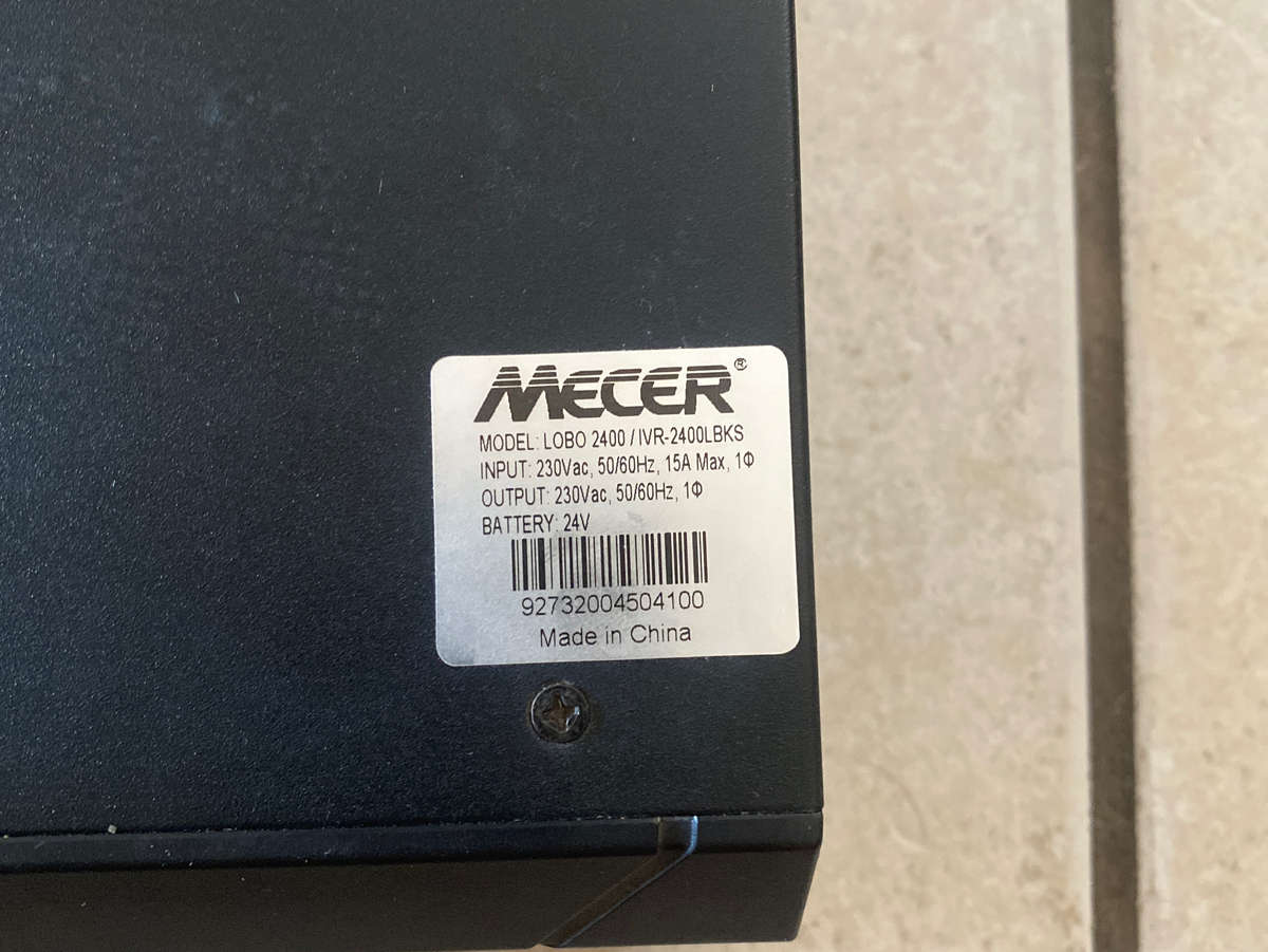 Mecer Inverter LOBO 2400 24v 1440w like new
