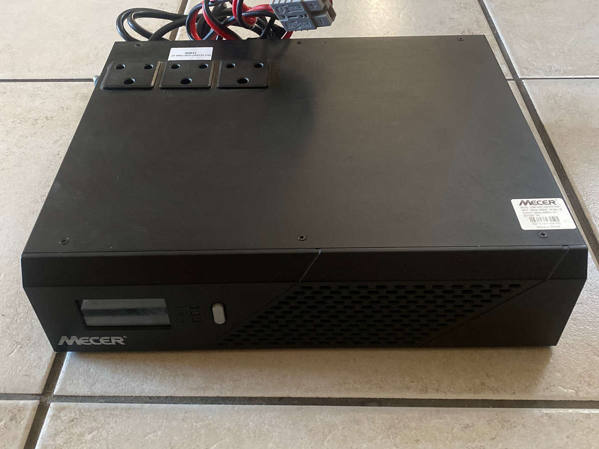 Mecer Inverter LOBO 2400 24v 1440w like new