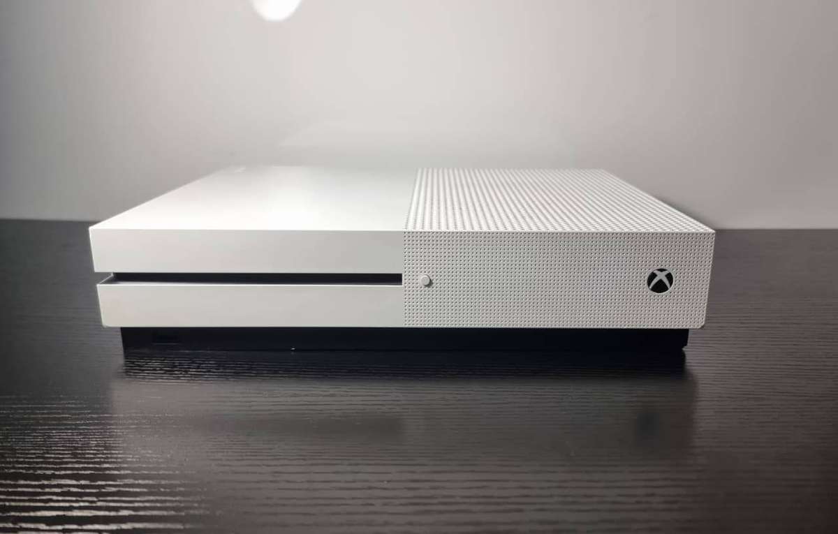 Xbox one S 500GB - LATE ENTRY