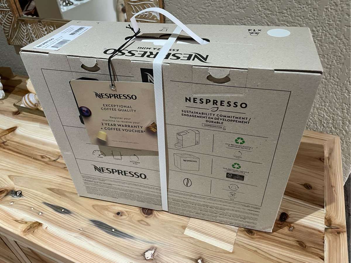 Nespresso Essenza Mini - White
