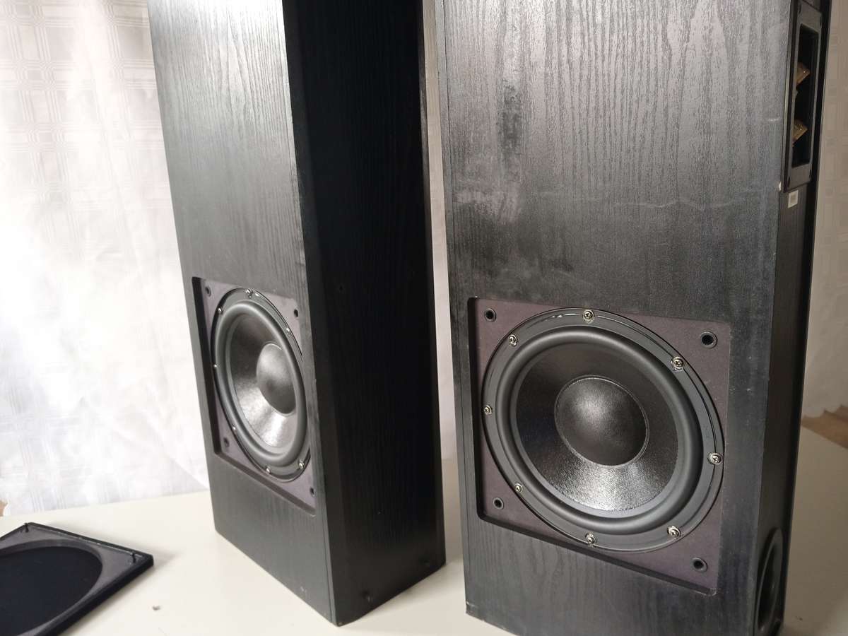 Acoustic Research (AR) Speakers