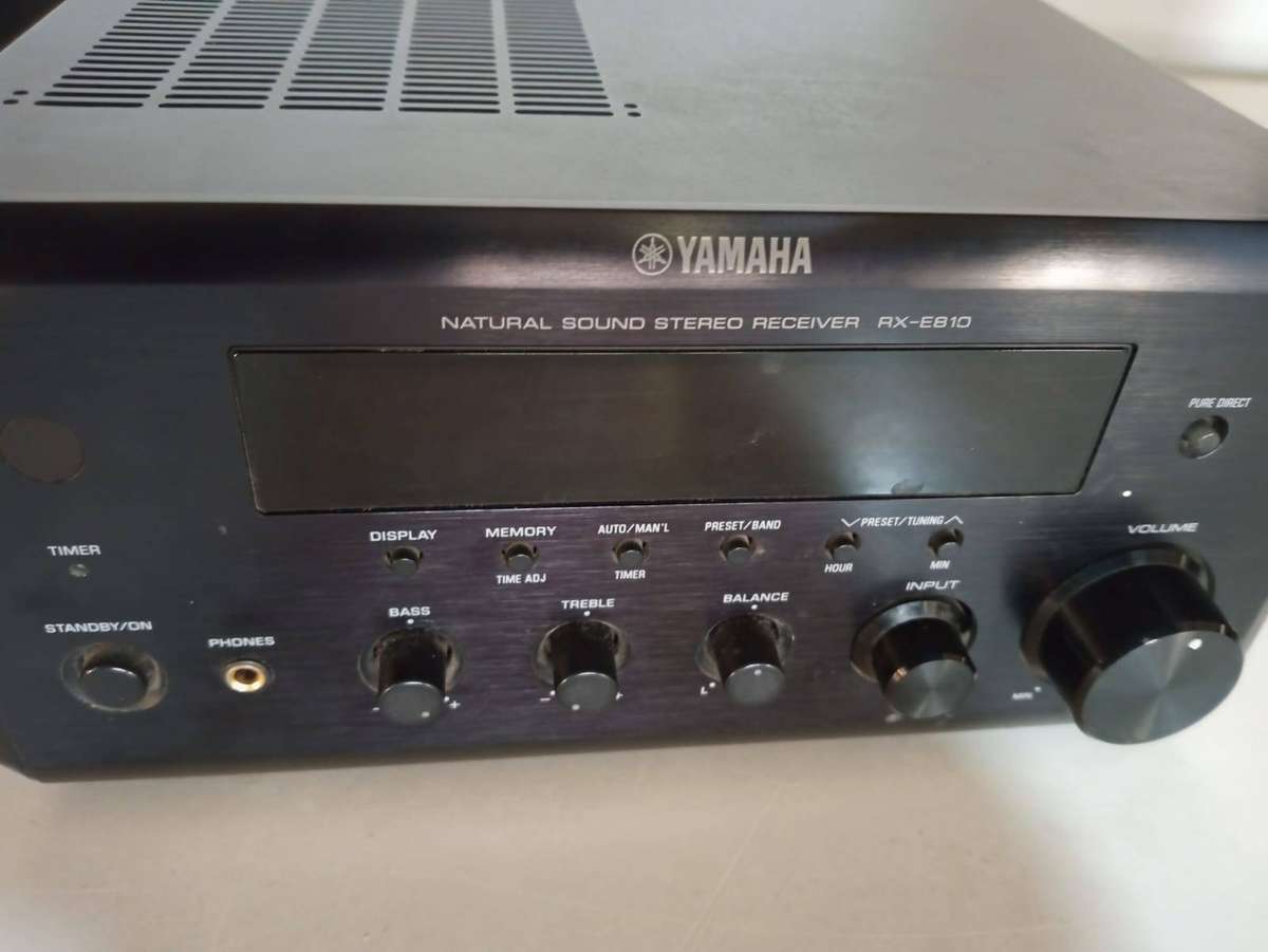 Yamaha E810 Natural Sound Hi-Fi