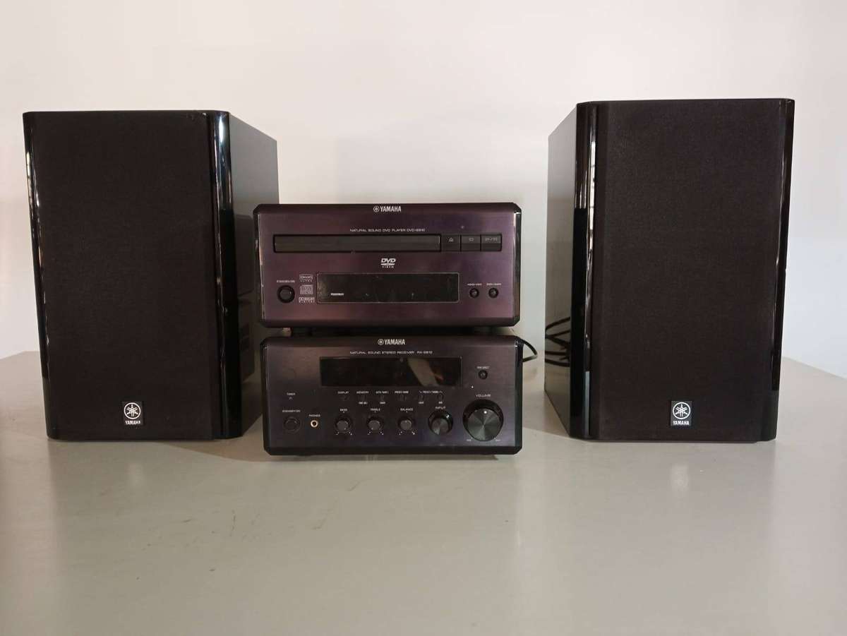 Yamaha E810 Natural Sound Hi-Fi