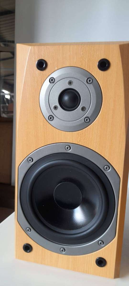 Sansui Centre & Surround Speakers