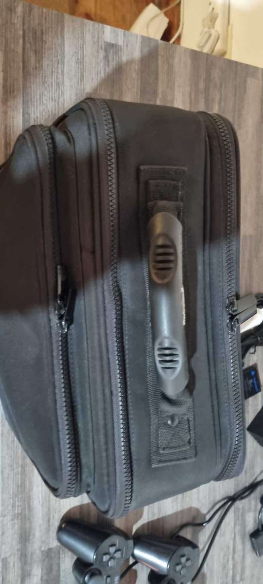 Playstation 2 PHAT Console + 2 x Controllers + 2 x Memory Cards + Original PS2 Carry bag