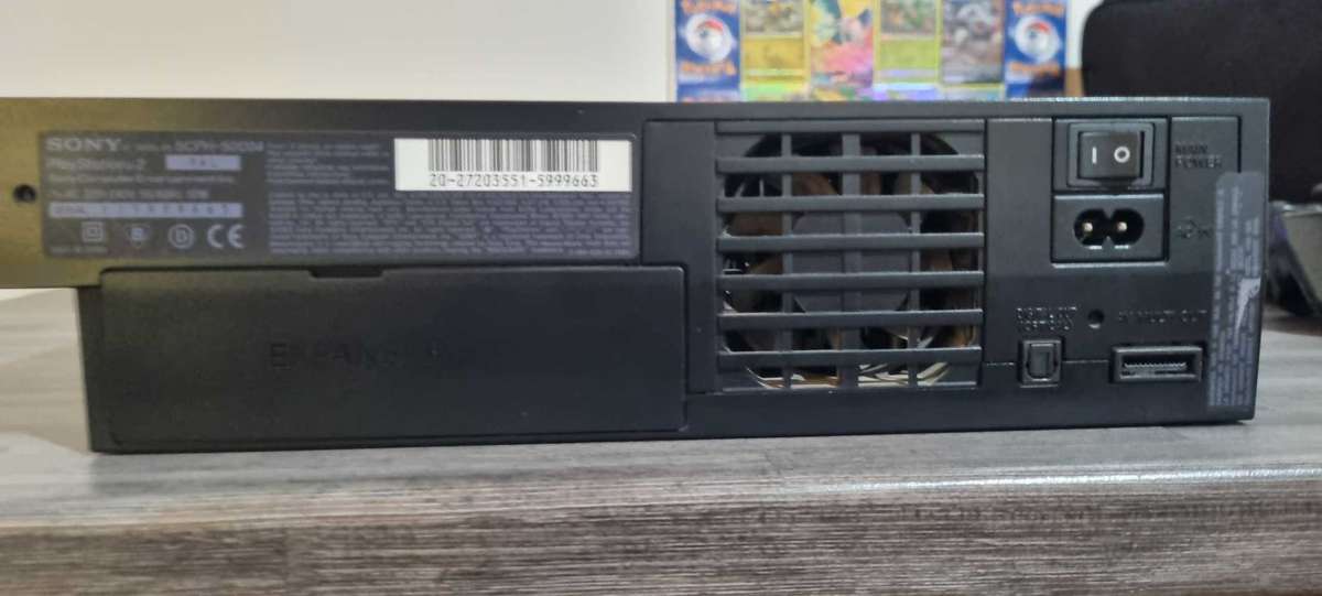 Playstation 2 PHAT Console + 2 x Controllers + 2 x Memory Cards + Original PS2 Carry bag