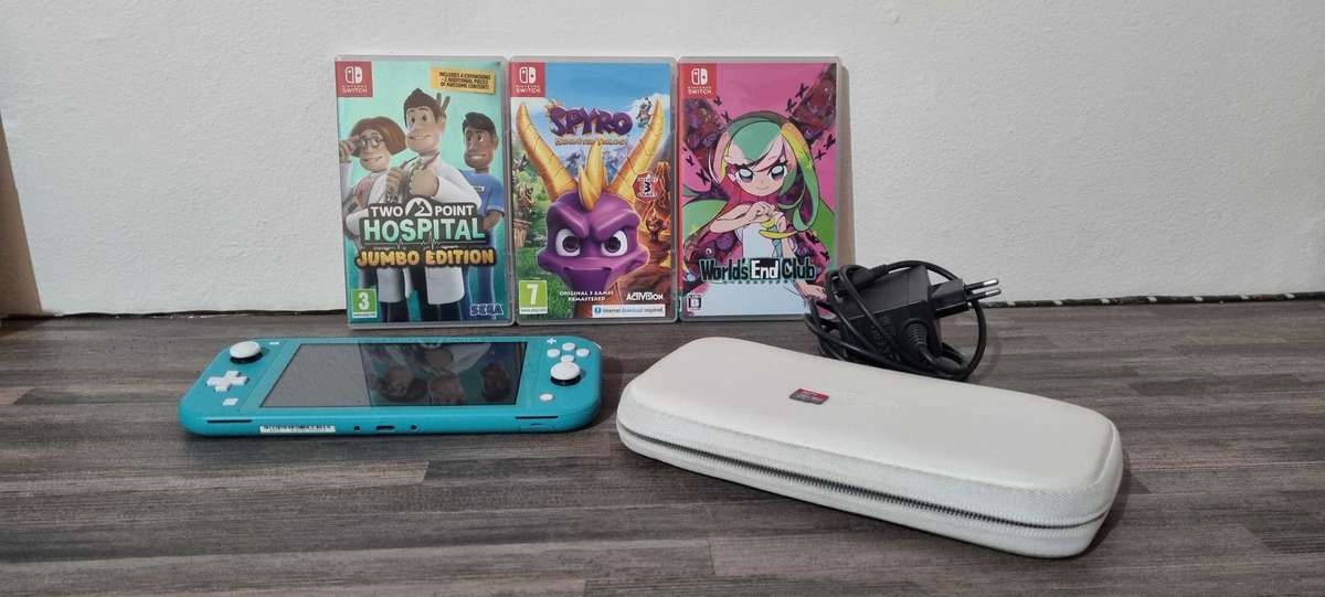 Nintendo Switch Lite + 3 Games + 128GB SD card