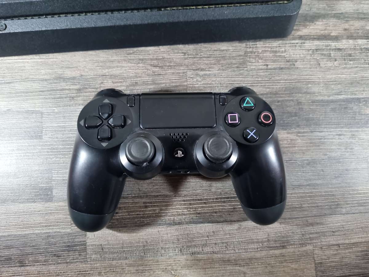 Playstation 4 Console