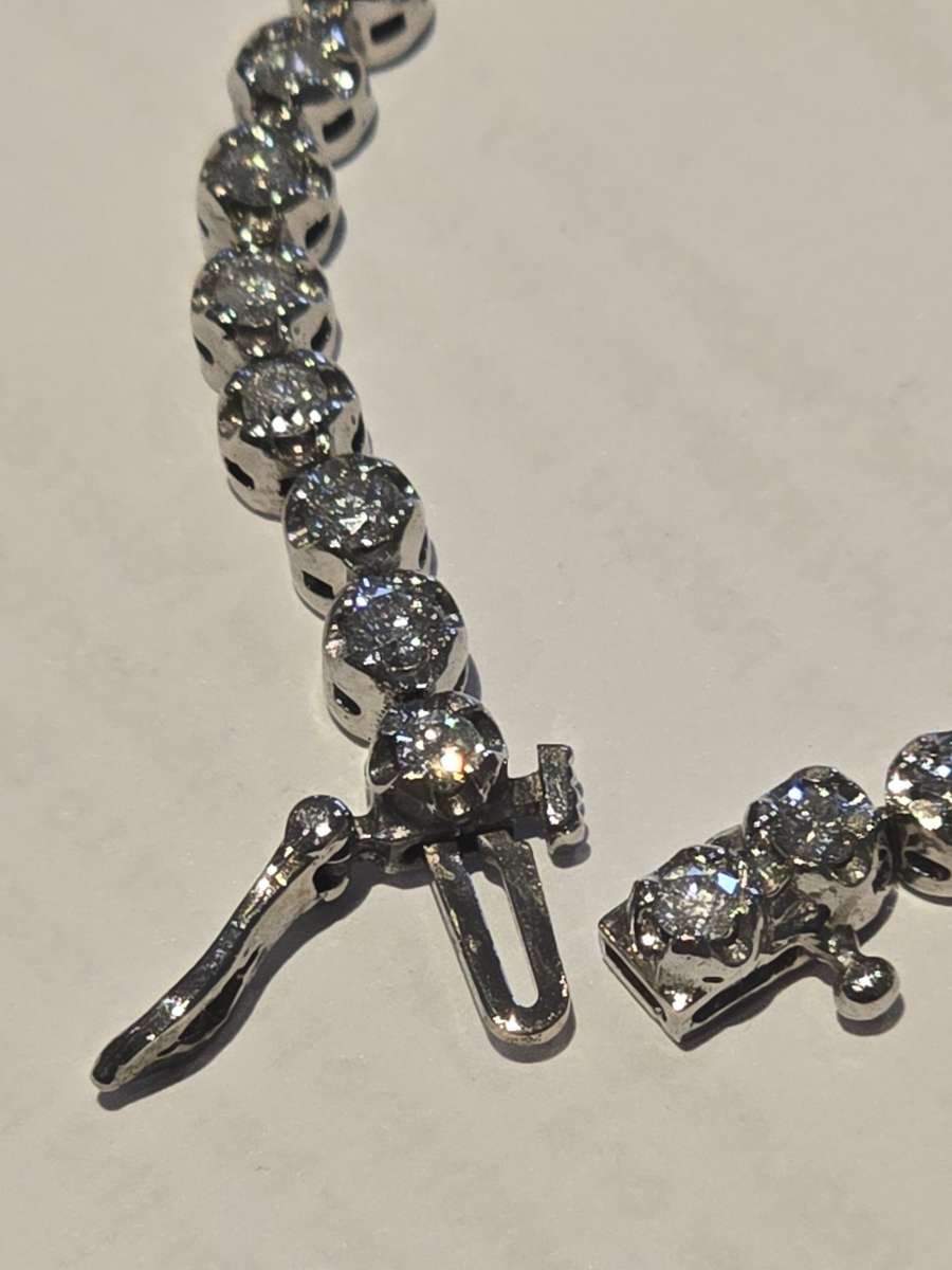 14ct White Gold Tennis Bracelet - NO RESERVE