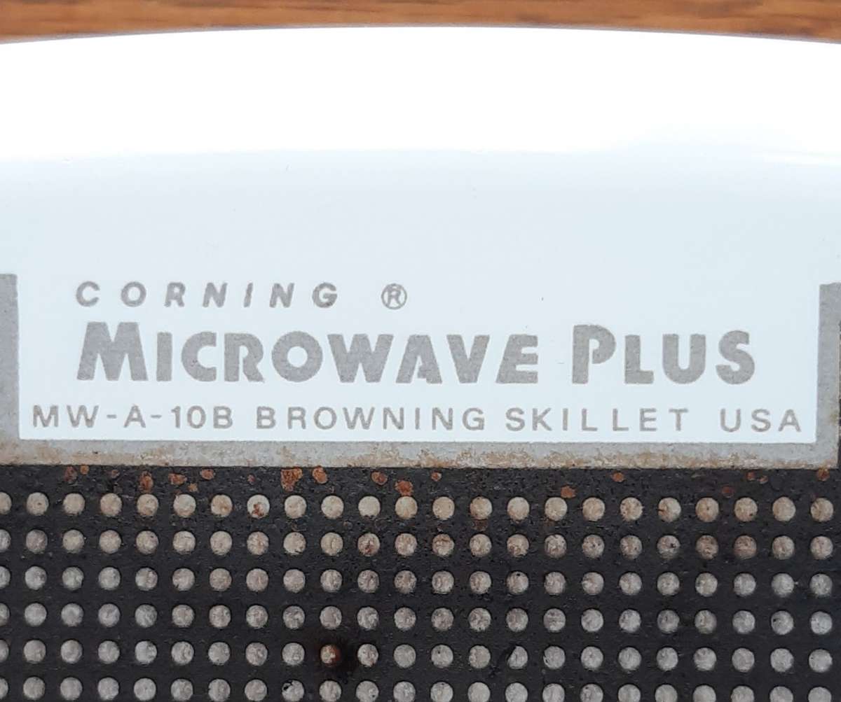 Corningware Microwave Browning Dish with Lid