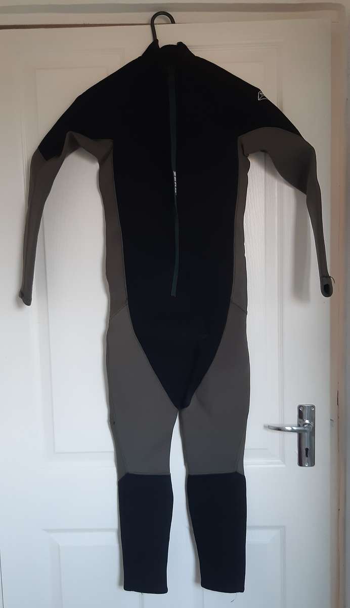 Wetsuit - size 32,  Zero 3/2mm