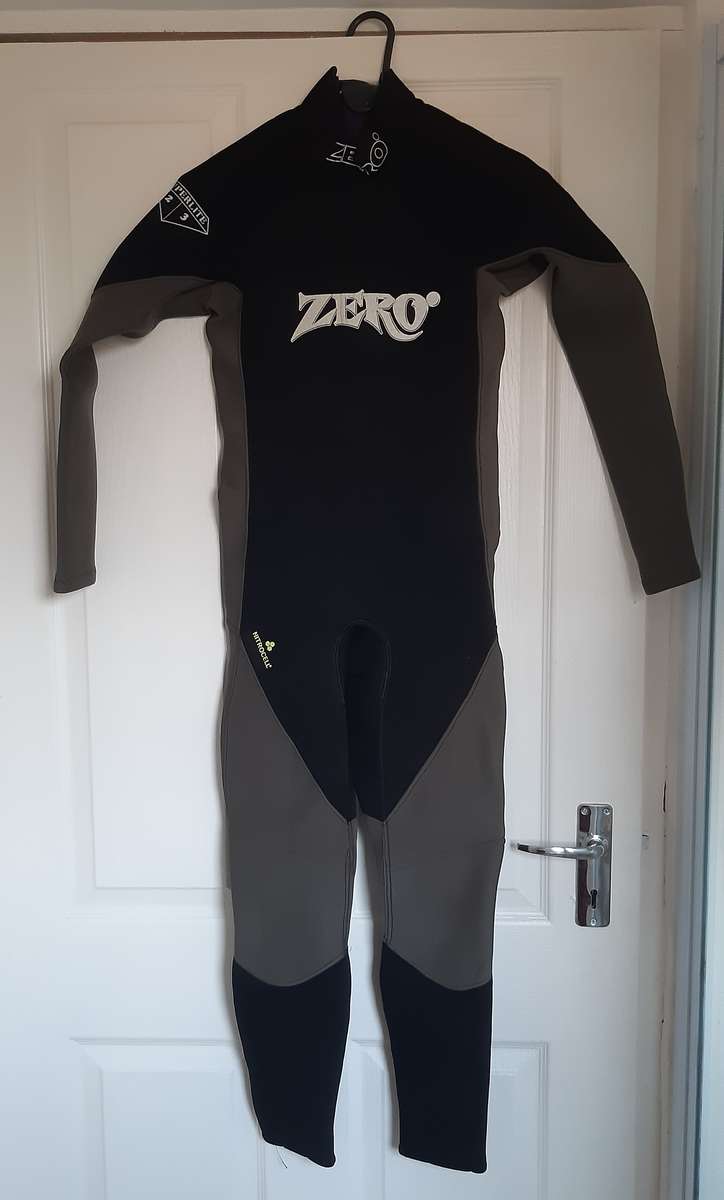 Wetsuit - size 32,  Zero 3/2mm