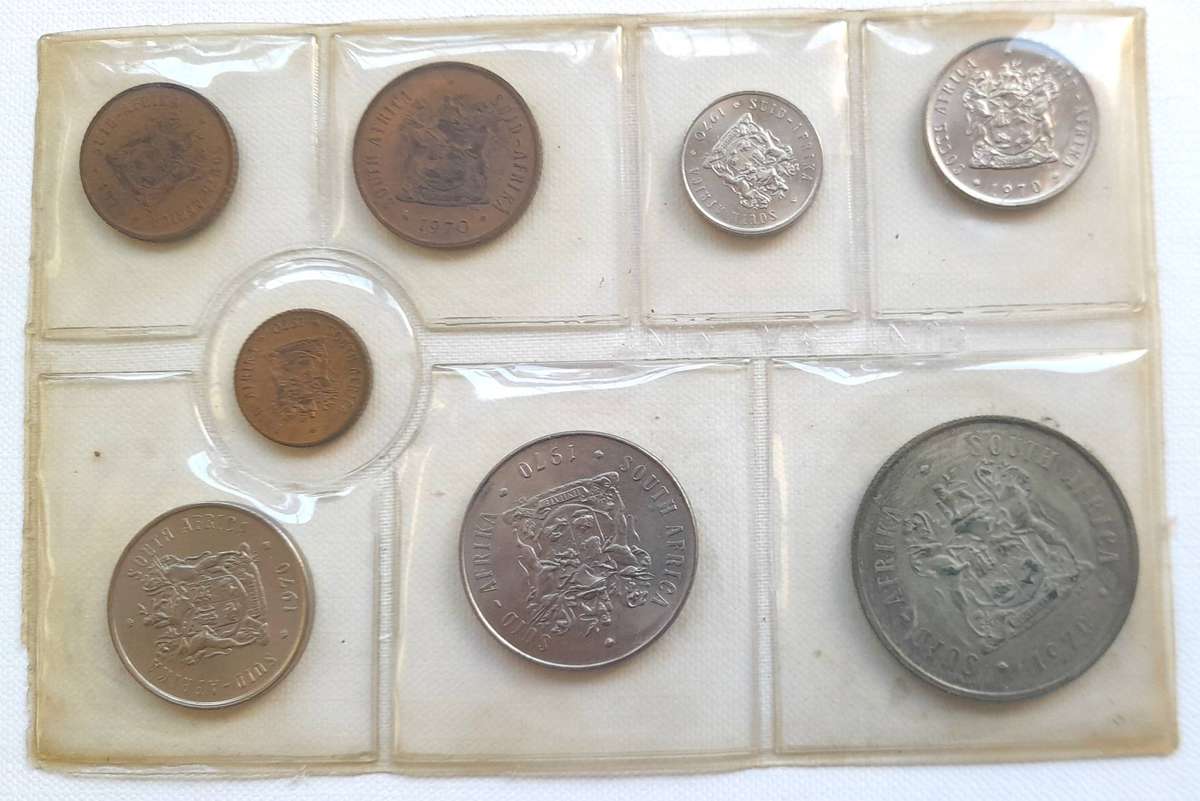 South Africa 1970 Mint pack. Bi-lingual. Coat of Arms. Includes 1/2 cent