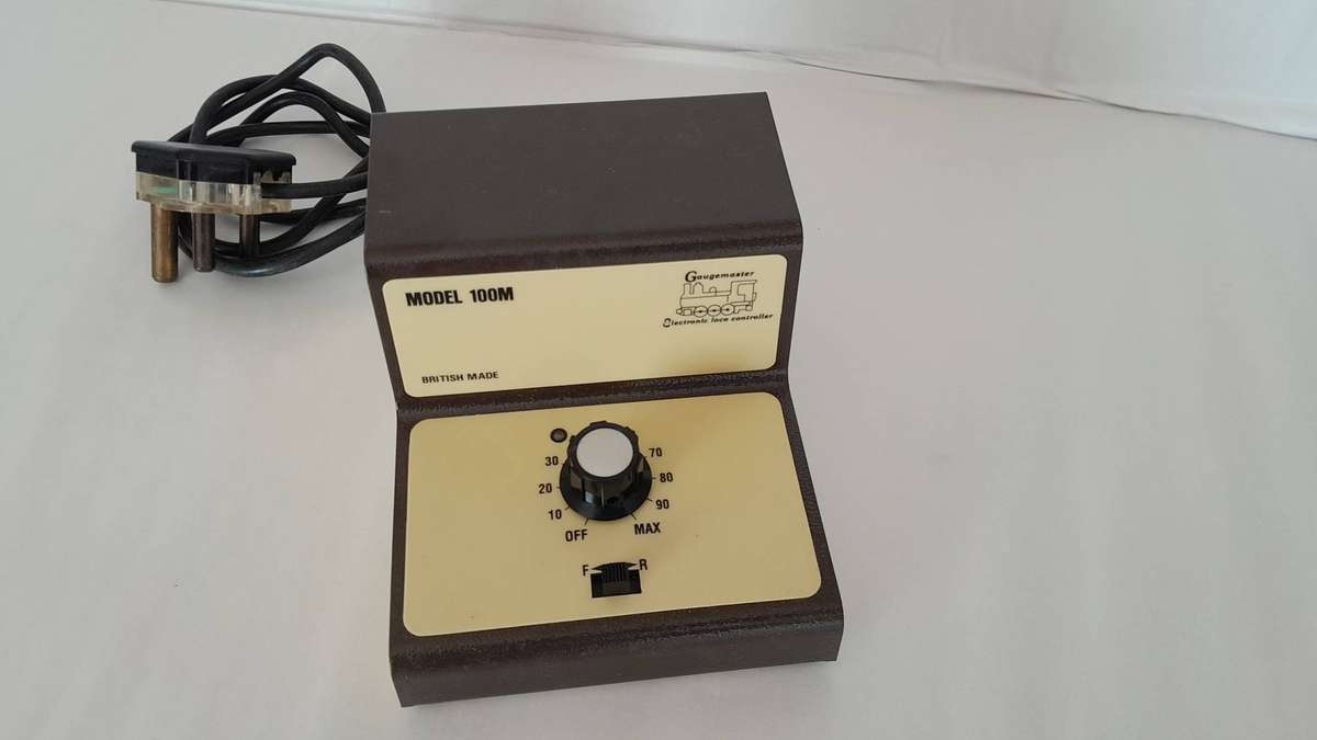 New Gaugemaster analog model train controller (HO/N)