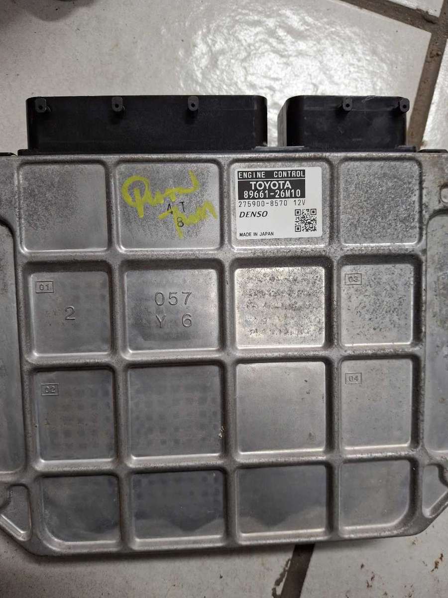Toyota Quantum computer box ecu