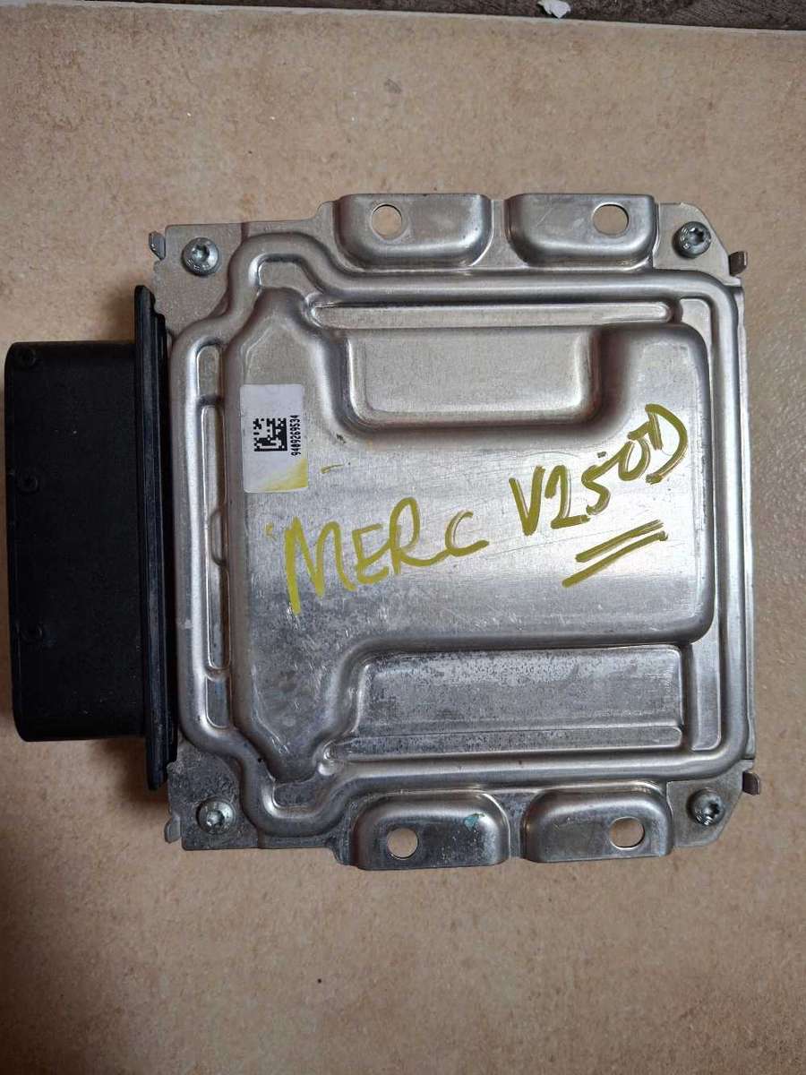 Mercedes Benz V250 Adblue control unit ecu