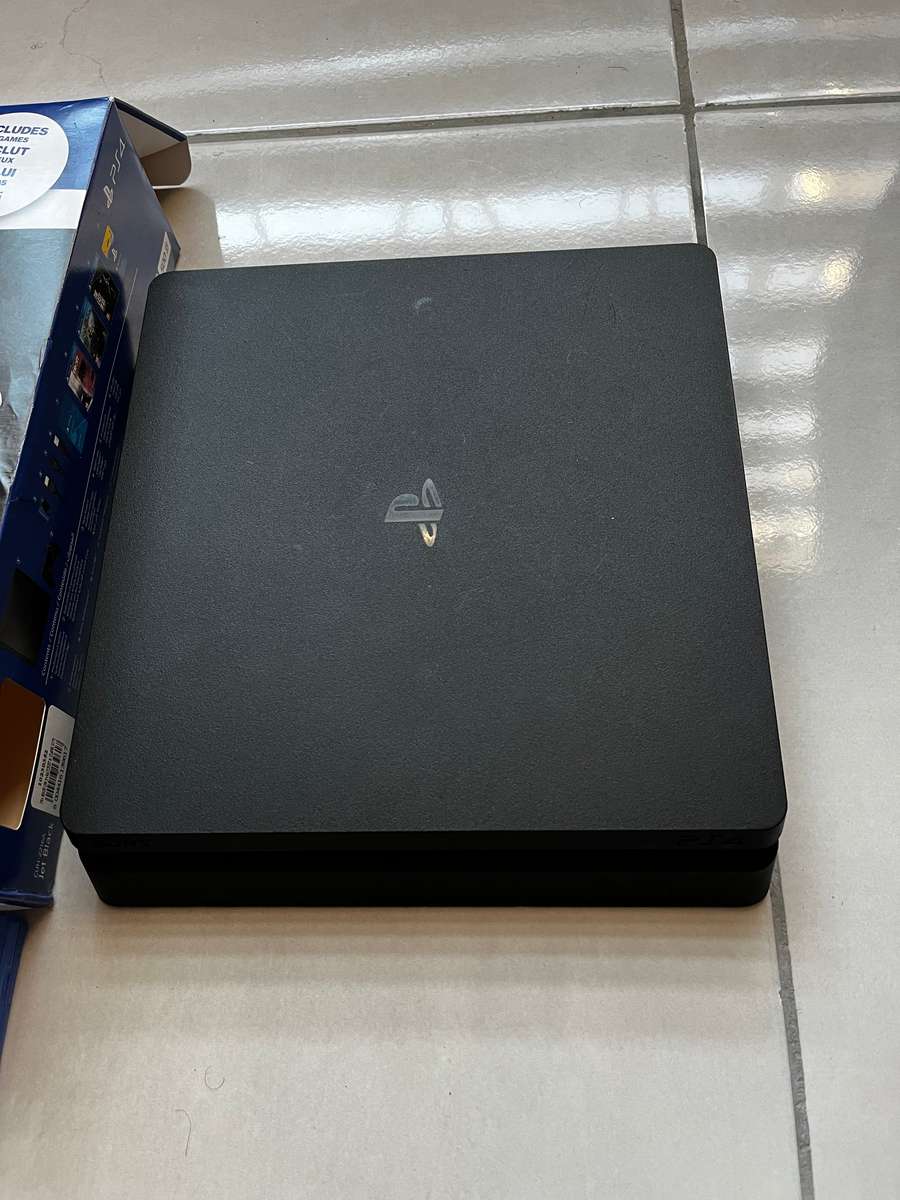 PS4 with 5 games