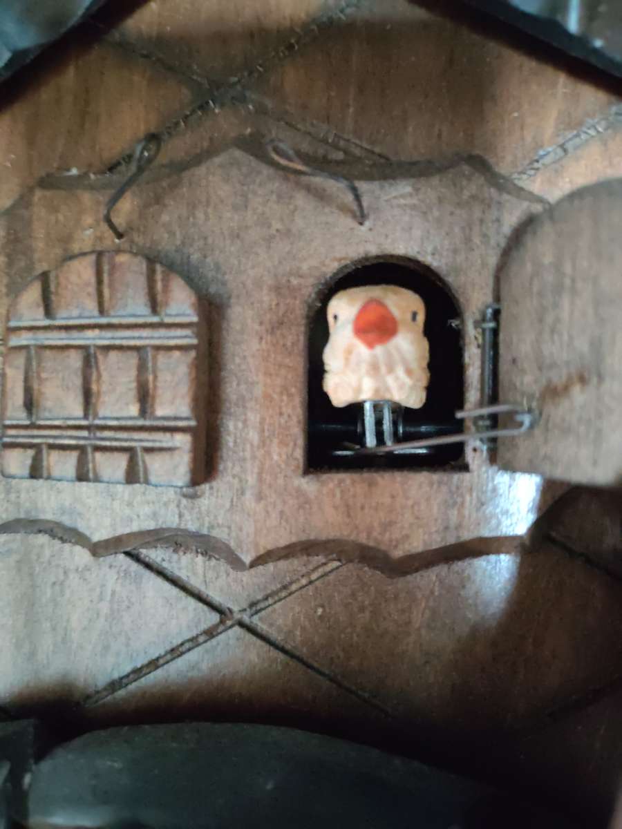 Hunter's style antique cuckoo clock