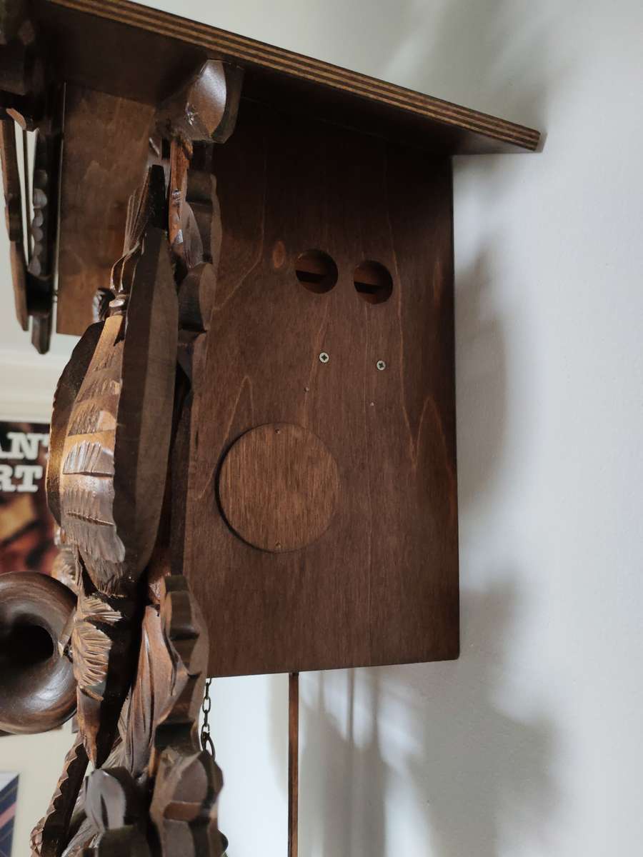 Hunter's style antique cuckoo clock