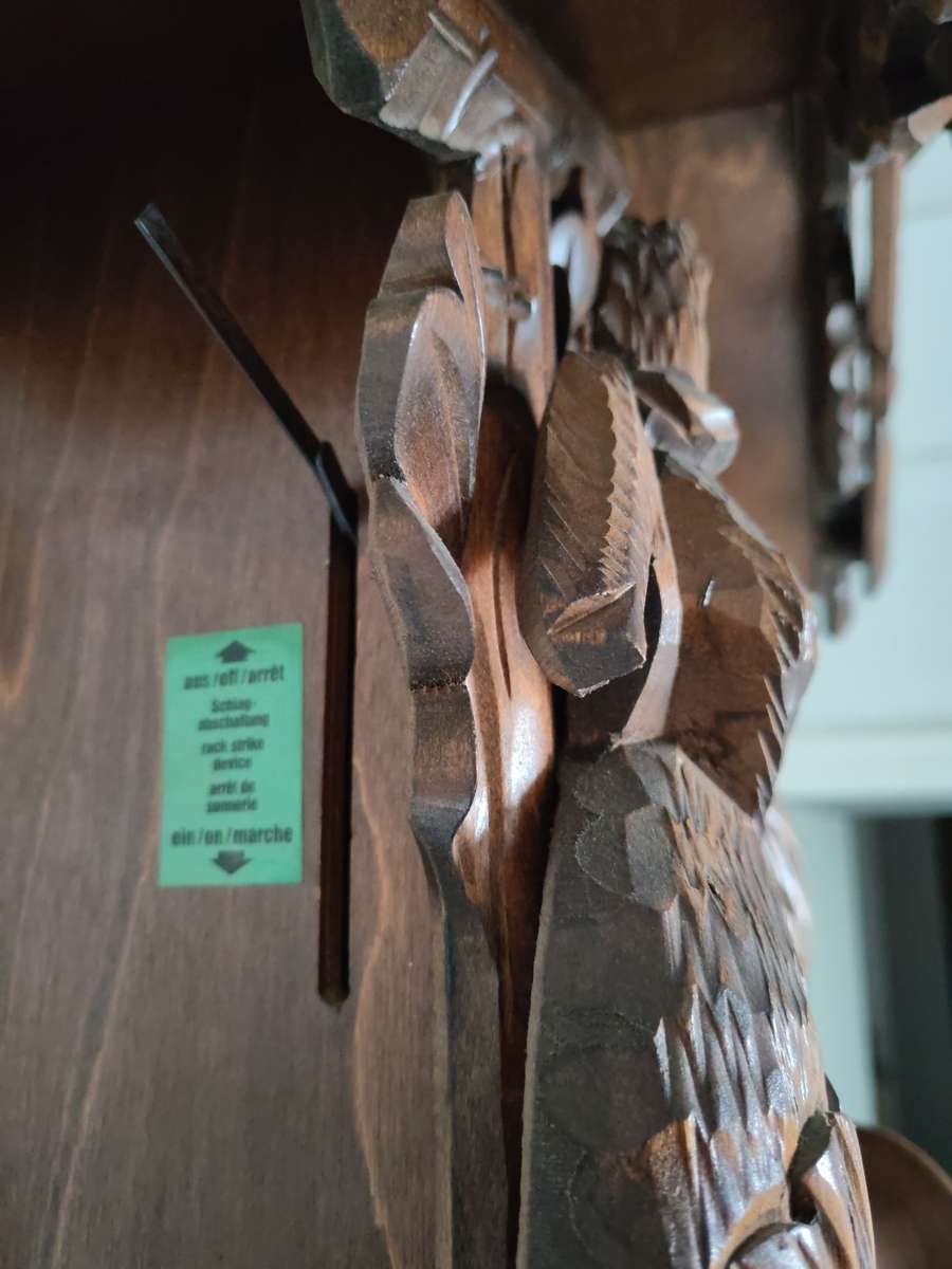 Hunter's style antique cuckoo clock