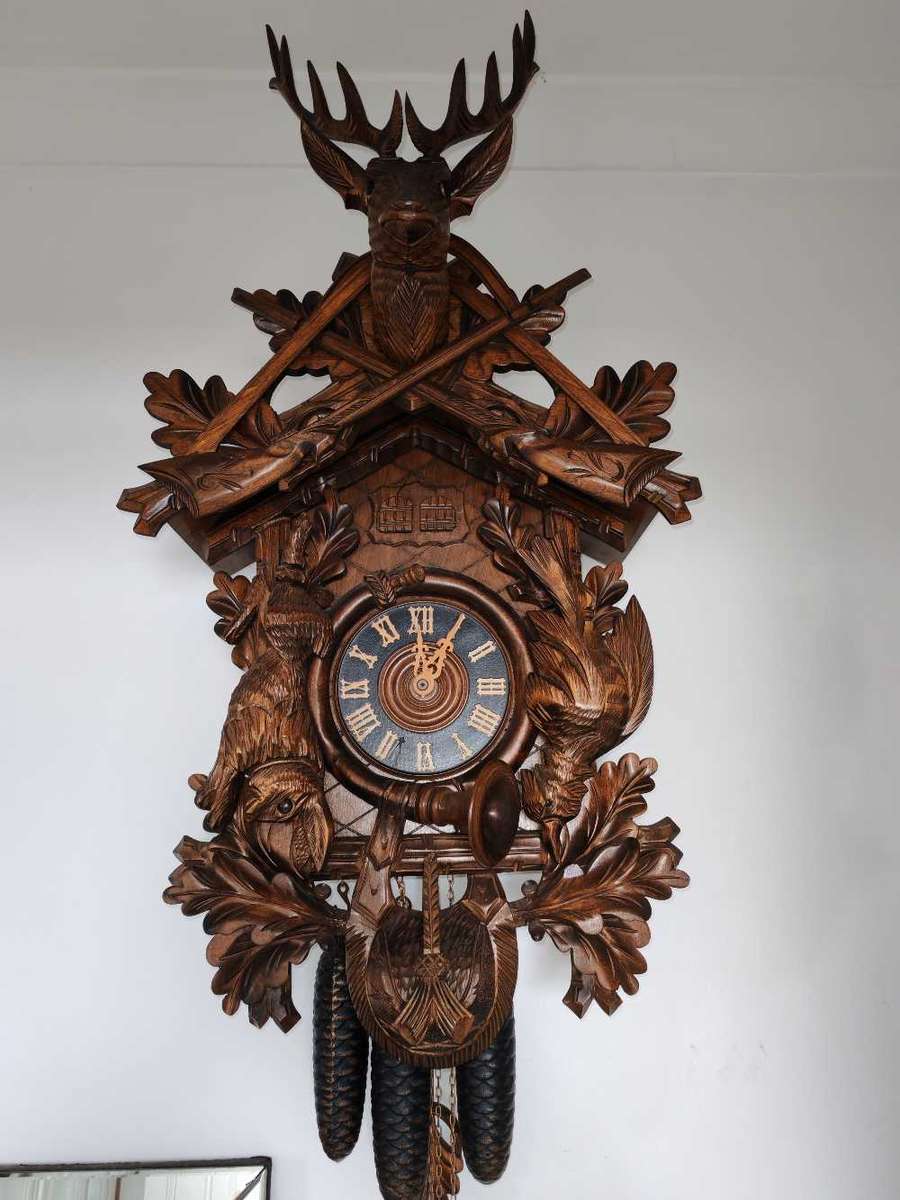 Hunter's style antique cuckoo clock